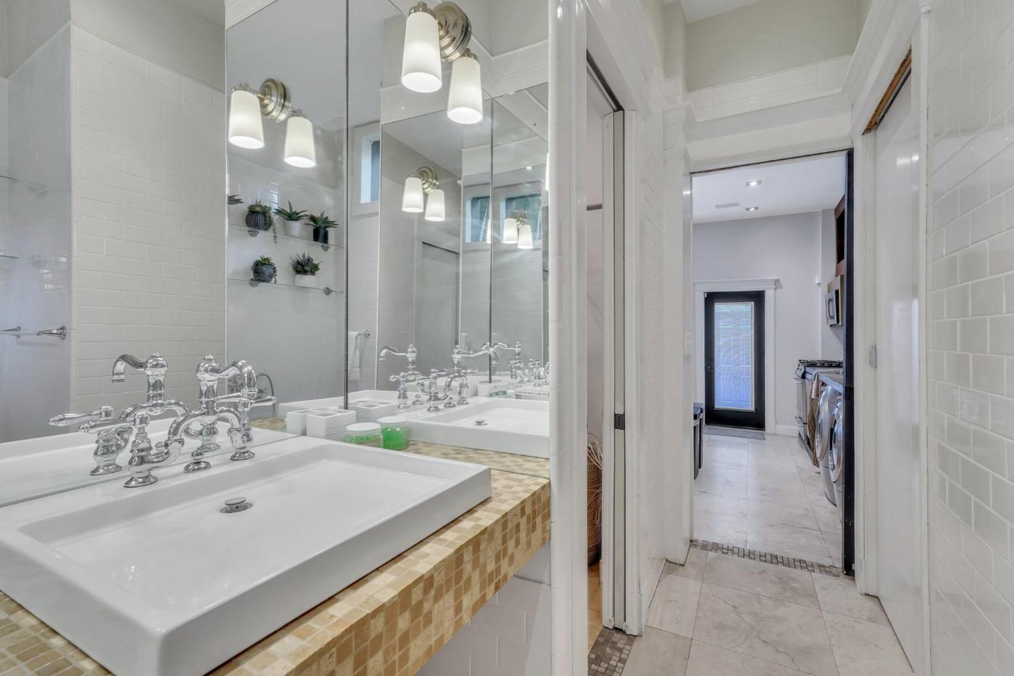 The Lincoln Loft, Near Forsyth Park With Free Parking Villa ซาวานนาห์ ภายนอก รูปภาพ