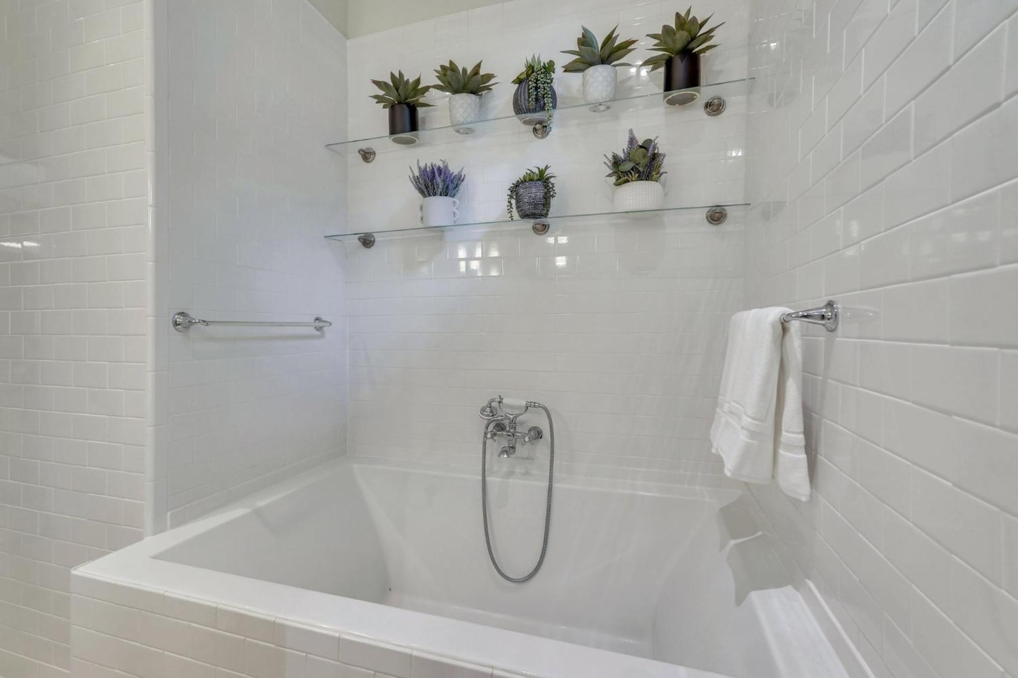 The Lincoln Loft, Near Forsyth Park With Free Parking Villa ซาวานนาห์ ภายนอก รูปภาพ