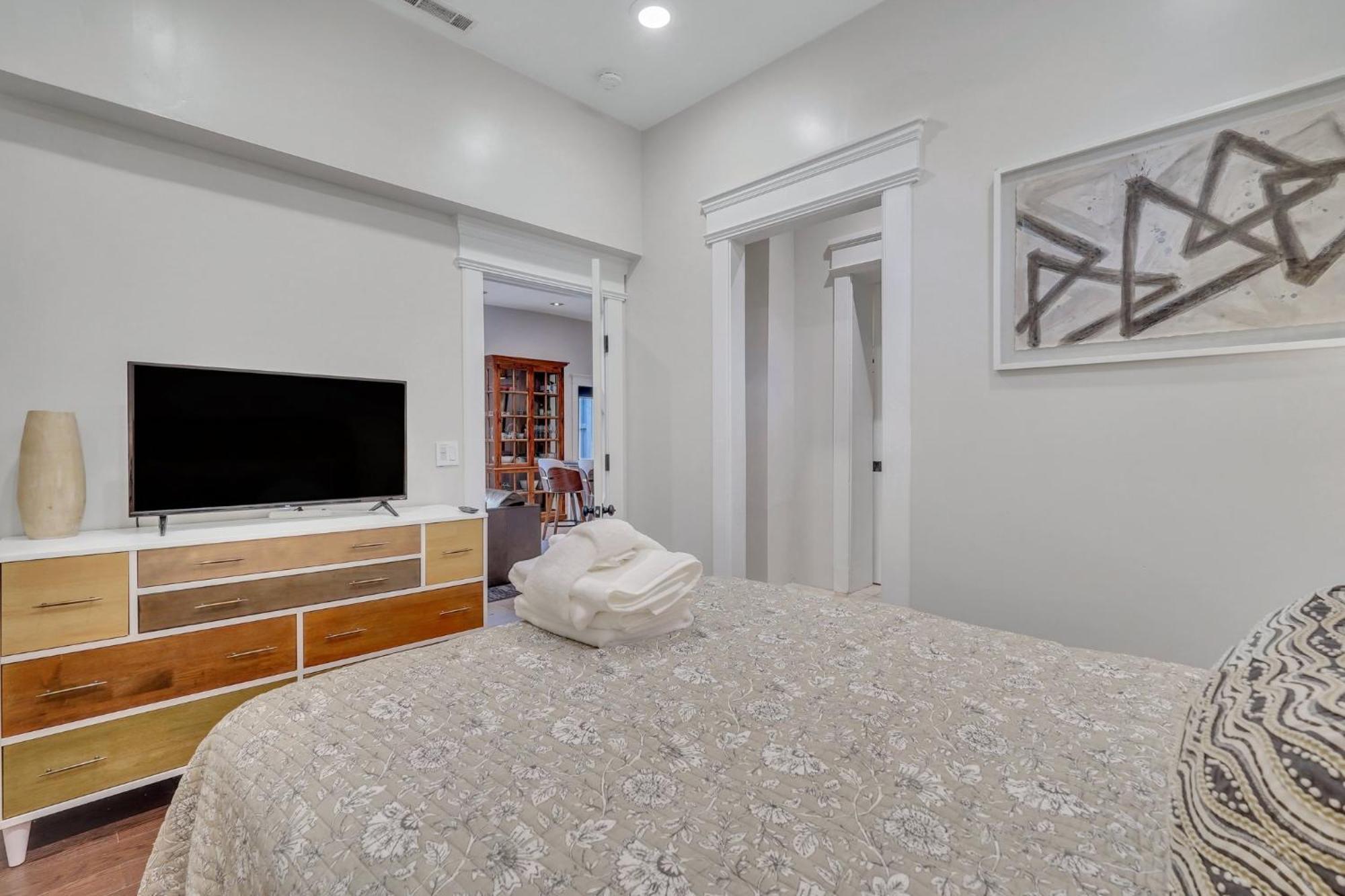 The Lincoln Loft, Near Forsyth Park With Free Parking Villa ซาวานนาห์ ภายนอก รูปภาพ